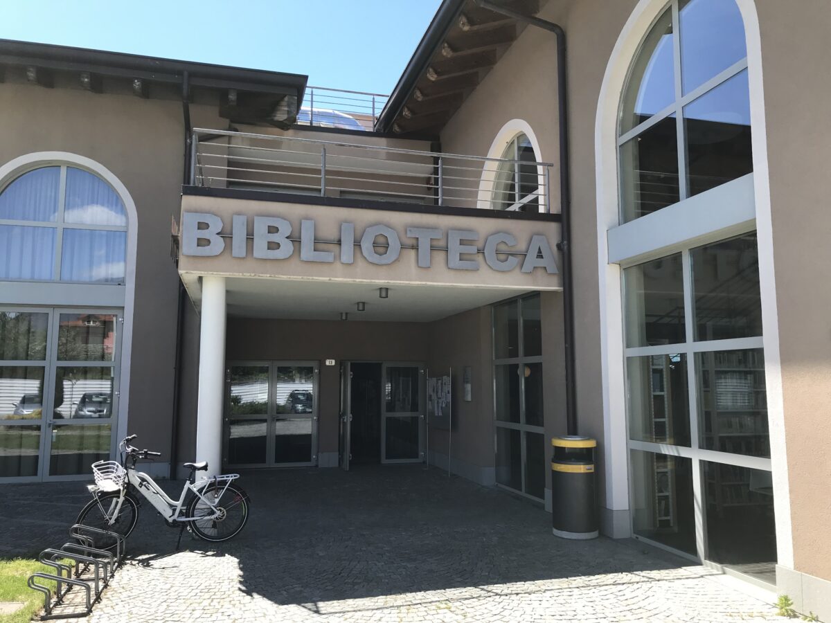 Biblioteca facciata ingresso